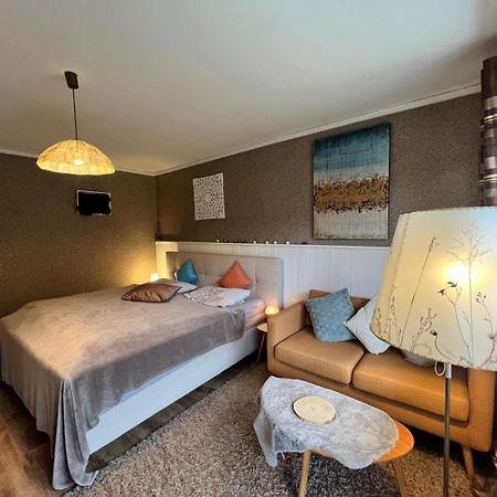 Marburg Apartment Pfiffige Luisa In Ruhiger Waldrandlage Mit Balkon Und Wintergarten Ngoại thất bức ảnh