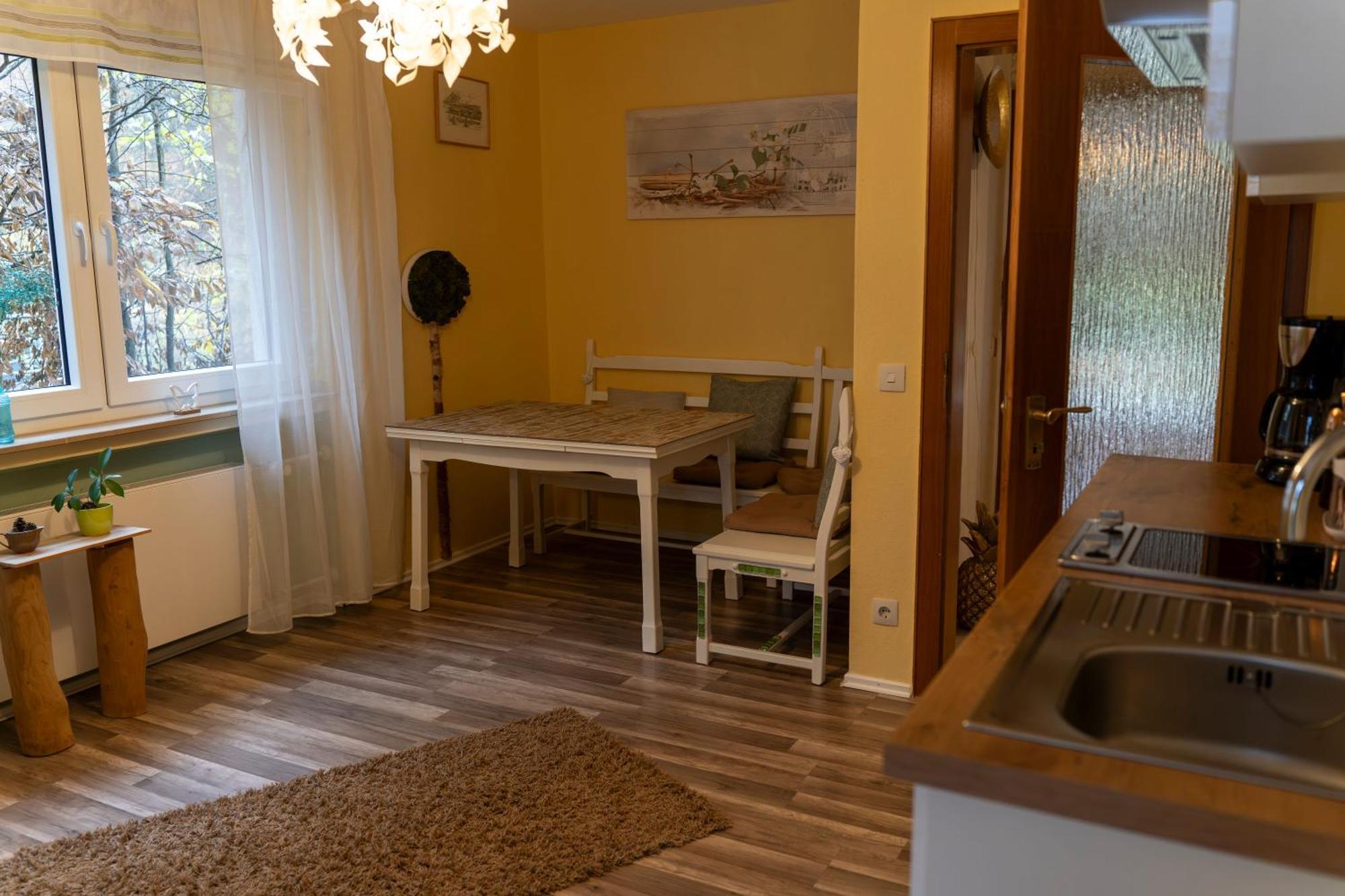 Marburg Apartment Pfiffige Luisa In Ruhiger Waldrandlage Mit Balkon Und Wintergarten Ngoại thất bức ảnh