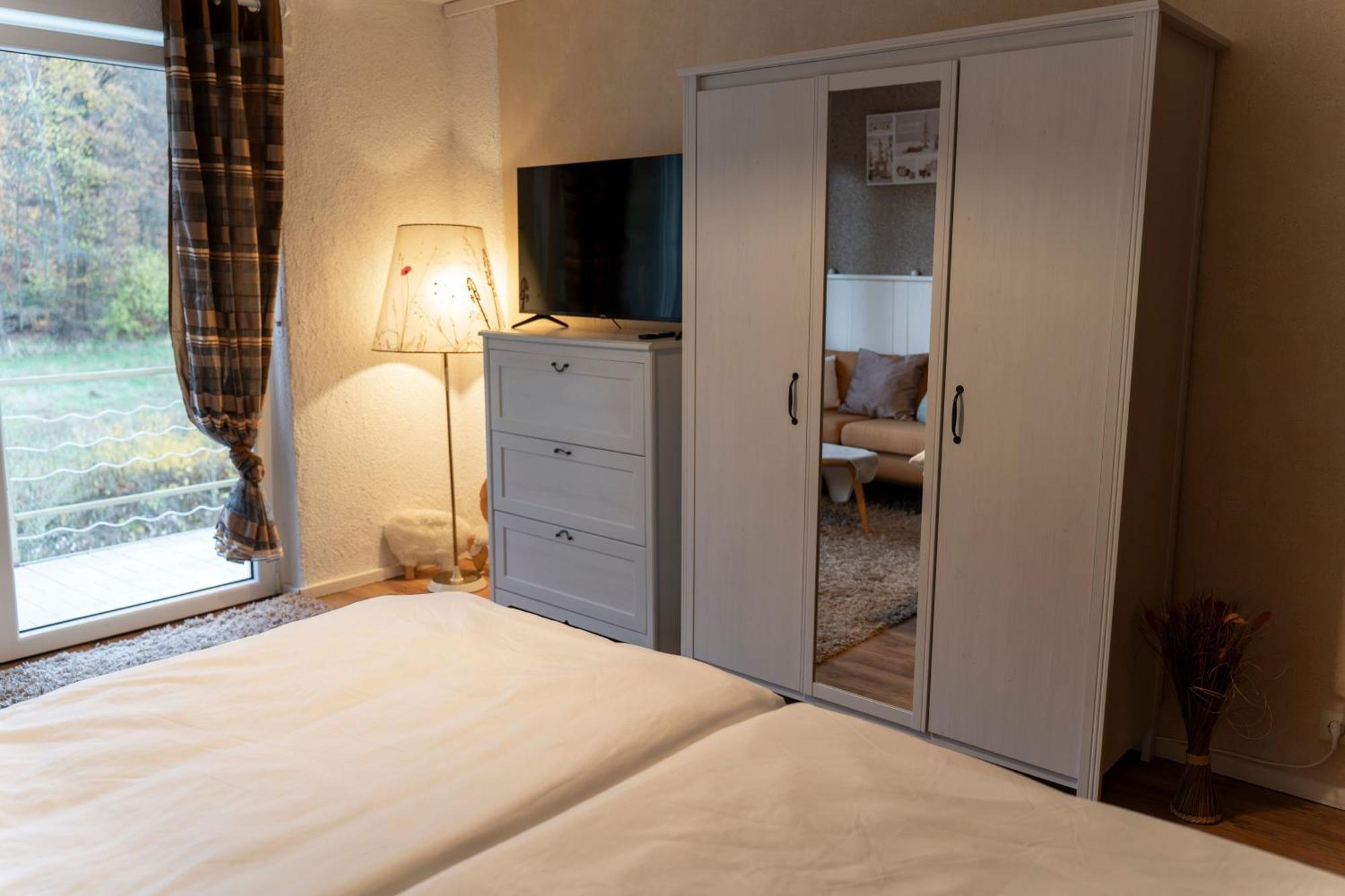 Marburg Apartment Pfiffige Luisa In Ruhiger Waldrandlage Mit Balkon Und Wintergarten Ngoại thất bức ảnh